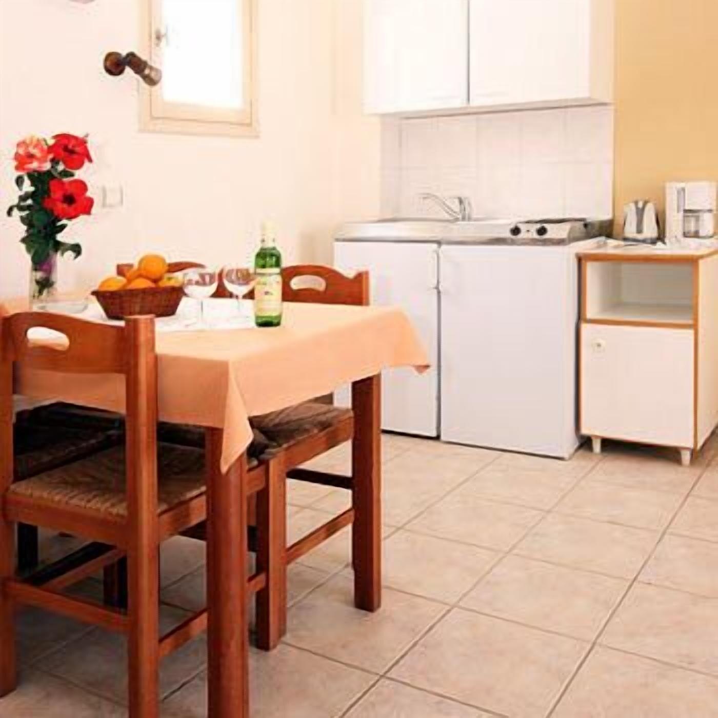 Uzenie All Suites Boutique Resort (Adults Only) Adelianos Kampos Esterno foto